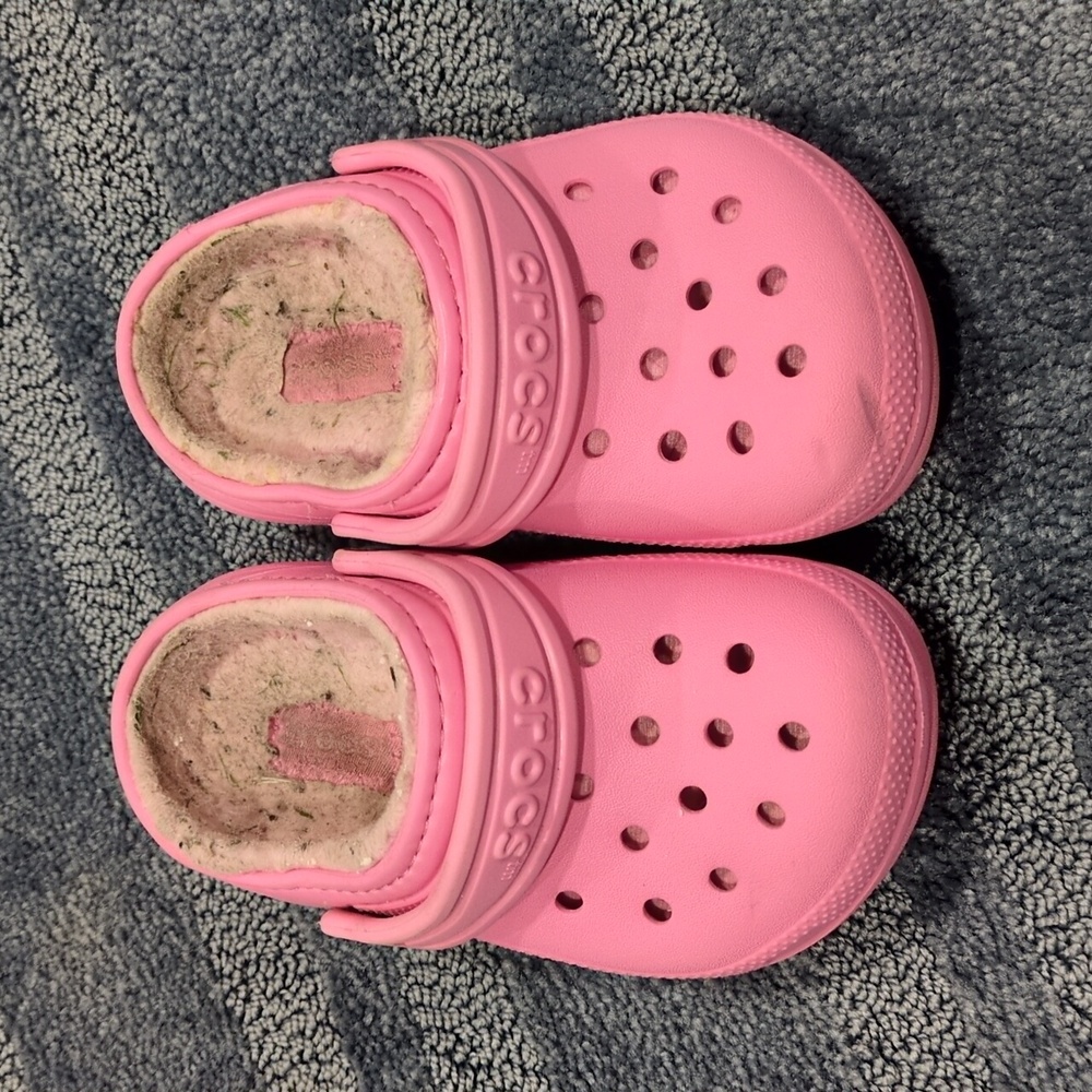 CROCS Girls Bundle, Pink Fur Lined & Pink/Purple Marbled - Picture 2 of 13